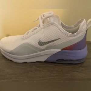 Nike AIR size 9.5 sneakers